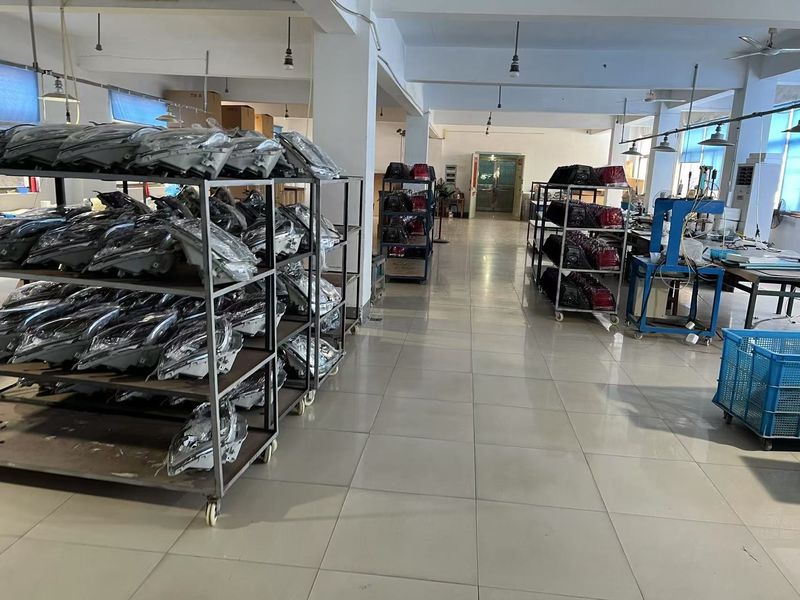 Yimi (Guangzhou) Automotive Parts Co, Ltd dây chuyền sản xuất của nhà sản xuất